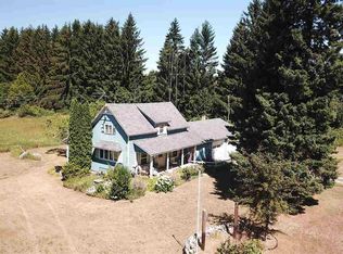 7574 Hedrick Rd, Harbor Springs, MI 49740