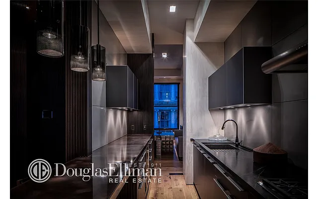 Sold by Douglas Elliman | media 21
