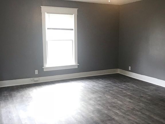 5th image of 133 S Lincoln St