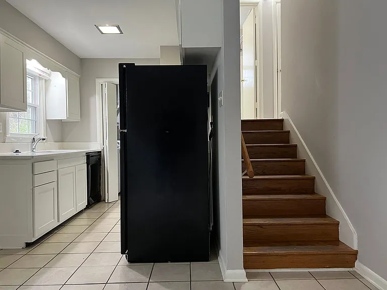1720 Kavanaugh Blvd — Photo 6