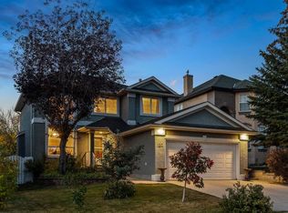 120 S Simcoe Close SW, Calgary, AB T3H 4N3