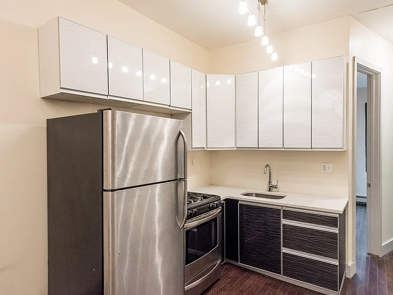 1432 Dekalb Ave #2L — Photo 3