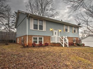 1602 Indian Rock Rd, Roanoke, VA 24014