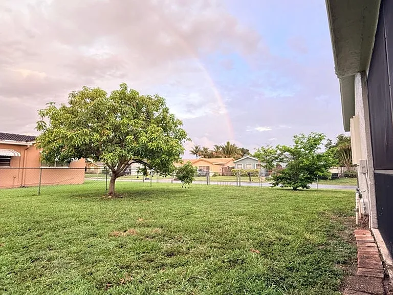 22800 SW 54th Way — Photo 7