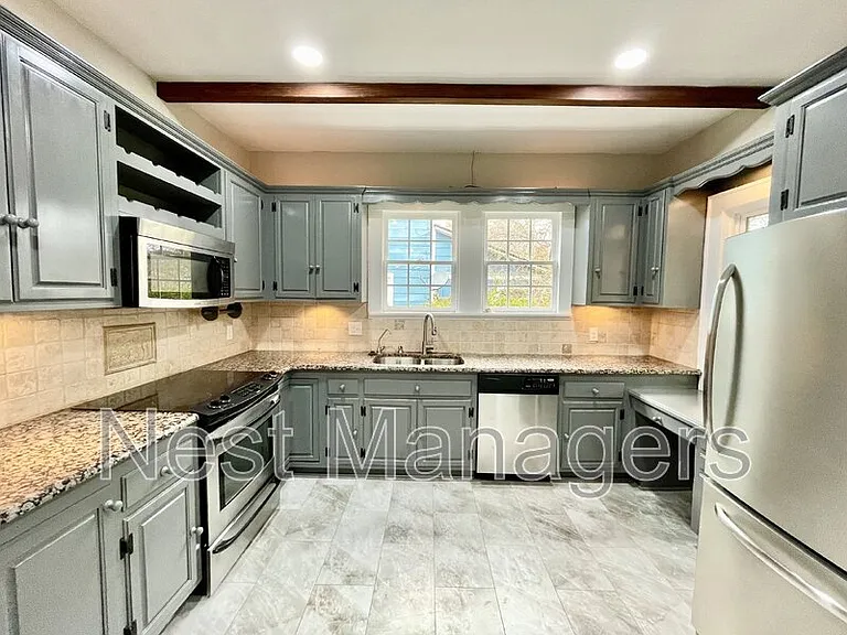 1312 Summitt Ave — Photo 11
