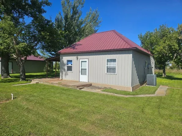 200 1st Ave NE, Knox, ND 58343