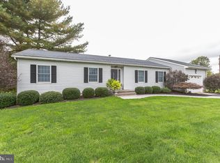 15 Wick Dr, Pilesgrove, NJ 08098
