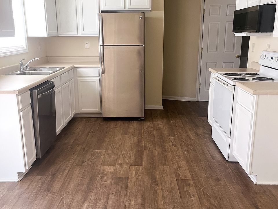 1st image of 131 Woods Trl