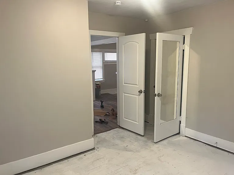 1215 SW Washburn Ave — Photo 13