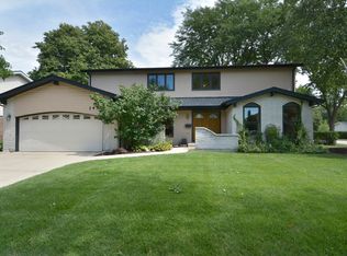 1439 S Yale Ave, Arlington Heights, IL 60005