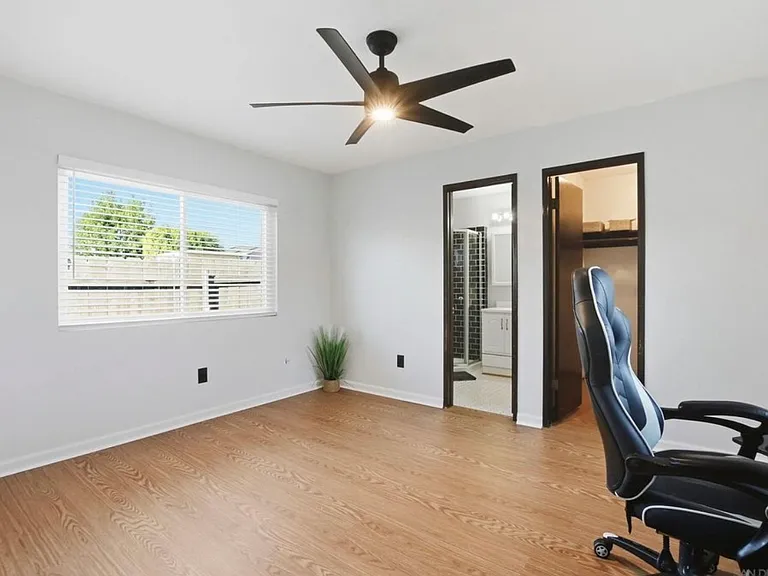 1830 Thelborn Way — Photo 24