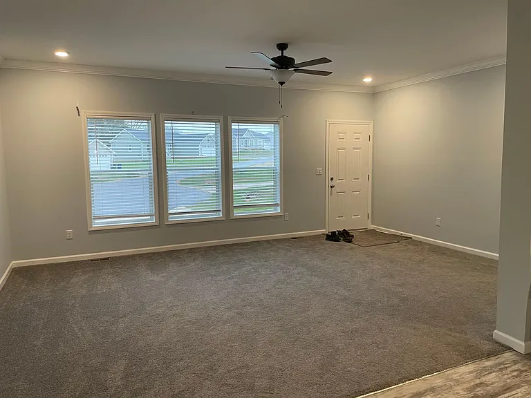 131 Country Meadows Dr — Photo 2