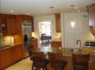 1070 Mayflower Ct, Martinsville, NJ 08836