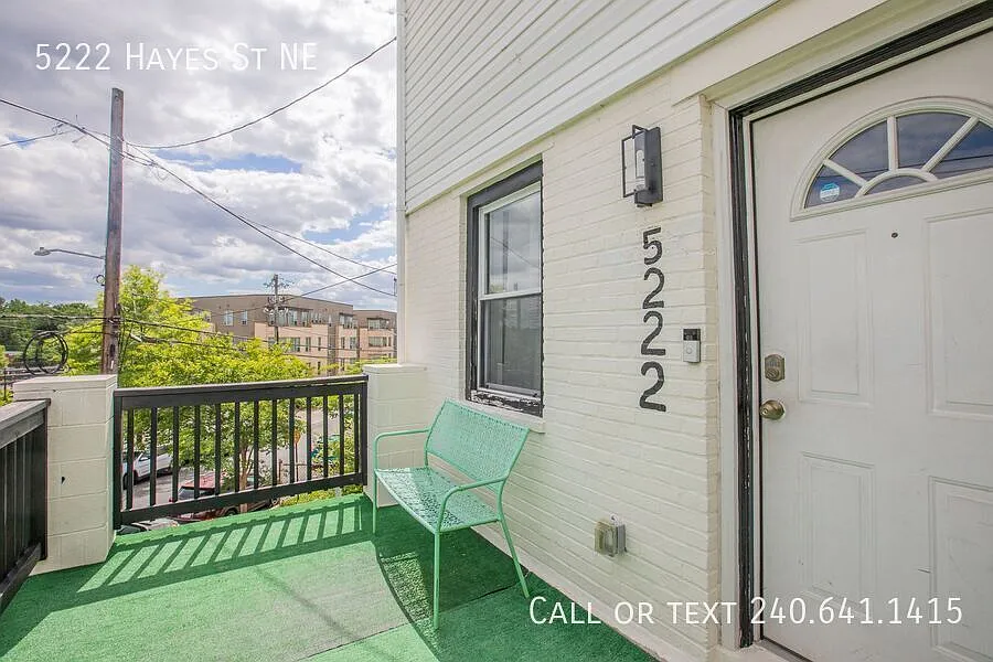 Amazing 3 Br/2 Ba Eog Townhome In Deanwood! — Photo 3