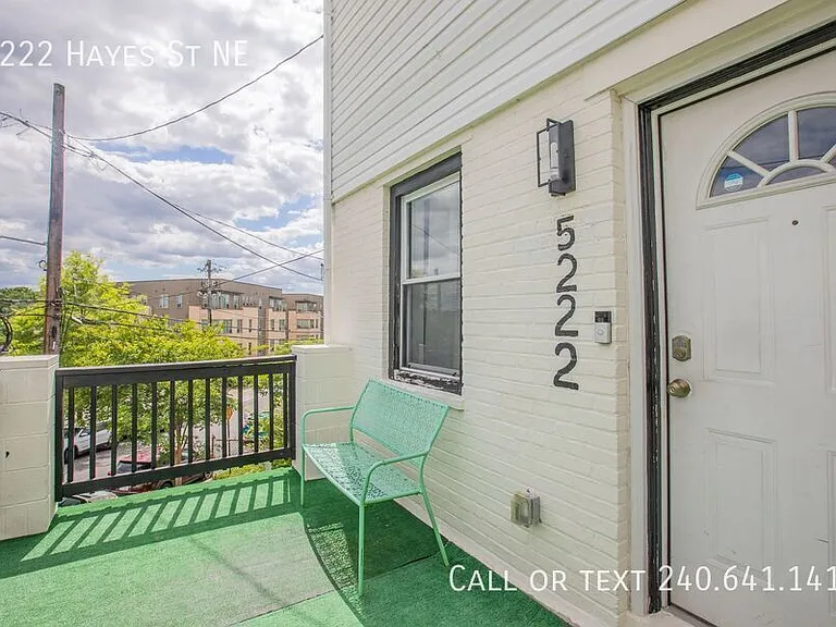 5222 Hayes St NE — Photo 3