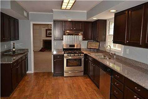 2nd image of 1211 Driftwood Dr