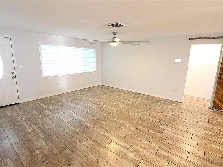 5521 Yorkshire Way — Photo 10