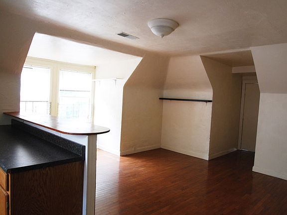 Living Room/Kitchen