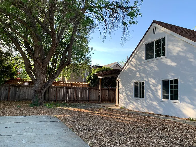 4192 Pickwick Dr — Photo 19