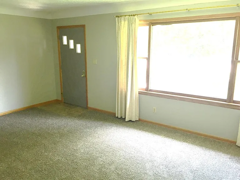 1809 Greensburg Rd — Photo 4