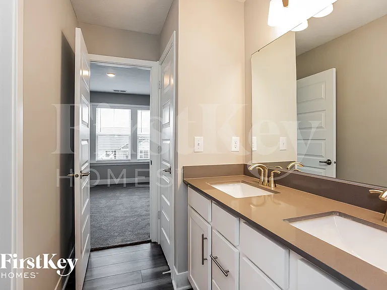 2229 W 171st St — Photo 9
