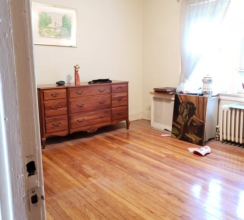 1st image of 2142 46th St