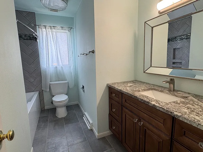 4304 Andrew Dr NE — Photo 11