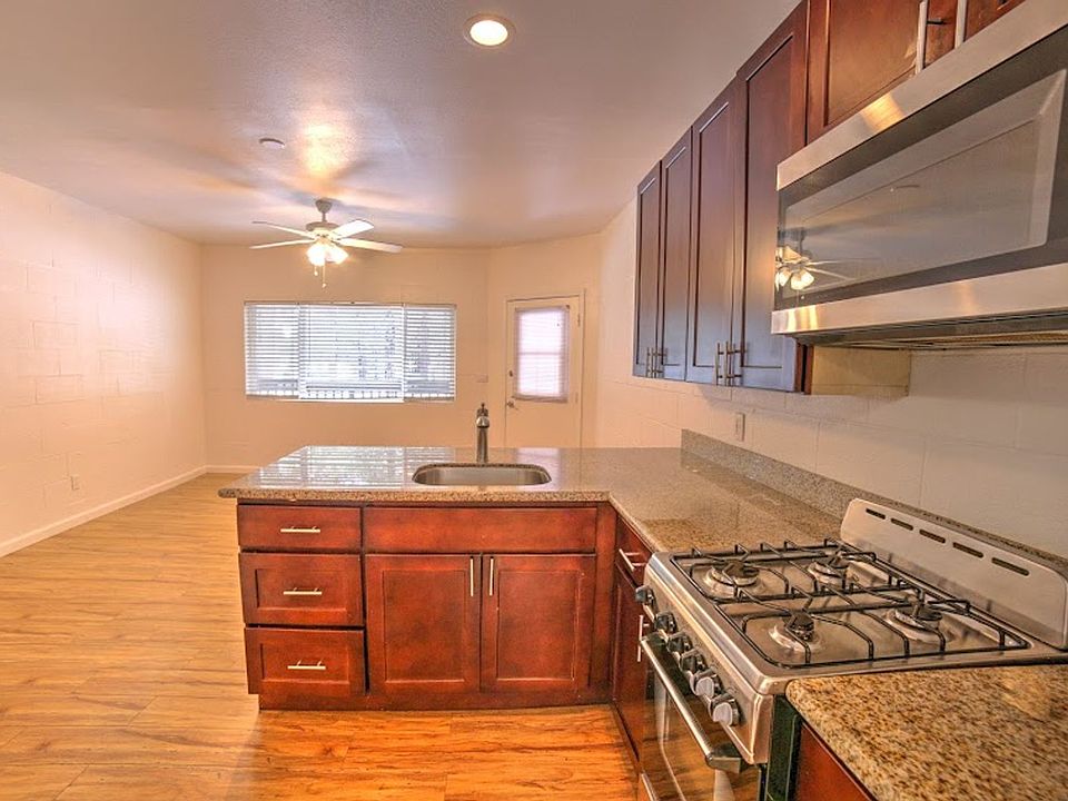 1st image of 1032 4th St #10