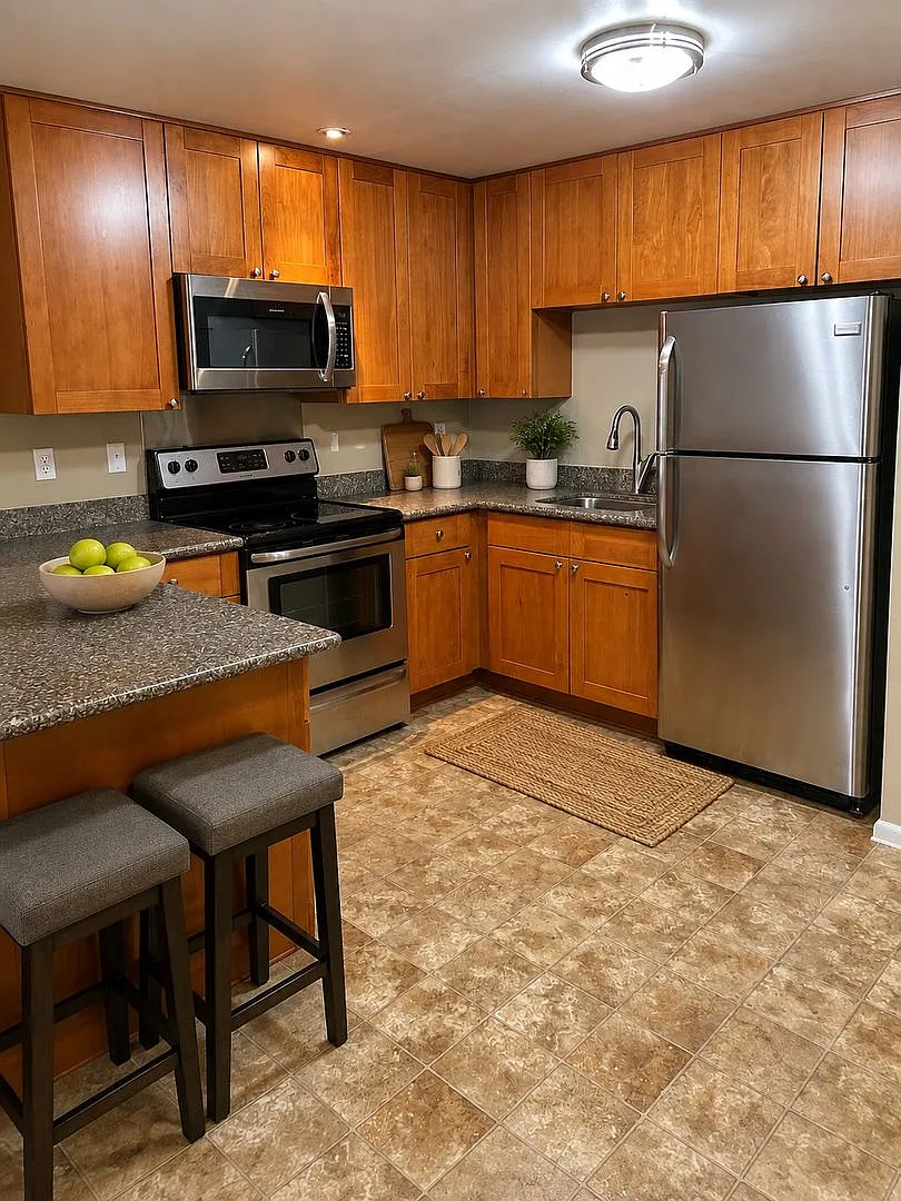 Bright Open Floor Plan One Bedroom Apartment — Photo 2