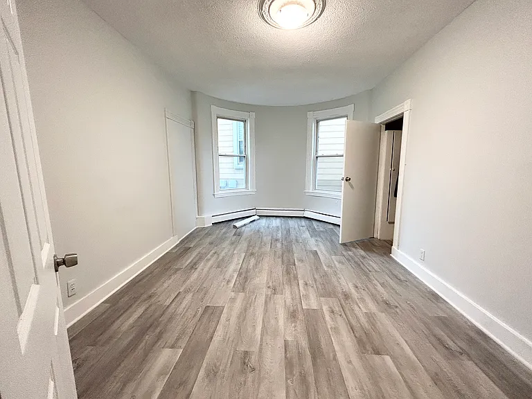 8-10 Oakland St #1A — Photo 3