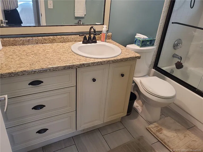1411 NE 14th Ct #13 — Photo 15