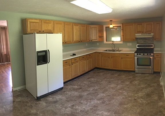 5th image of 2422 Huron St