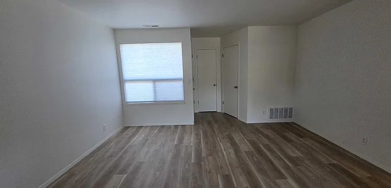 1583 E Stratford Ave #2 — Photo 2