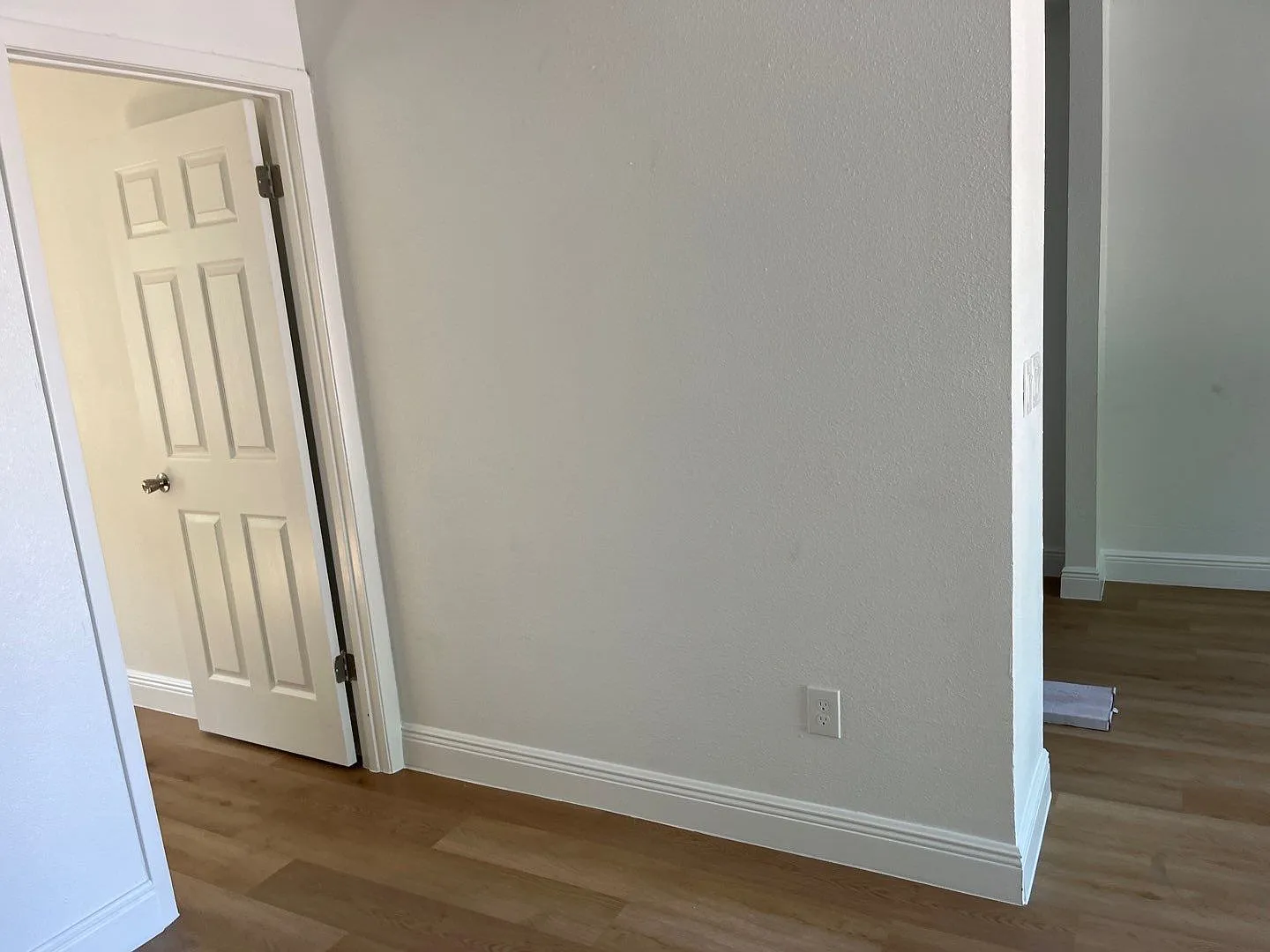 1 bed, 560 sqft, $1,200 — Photo 3