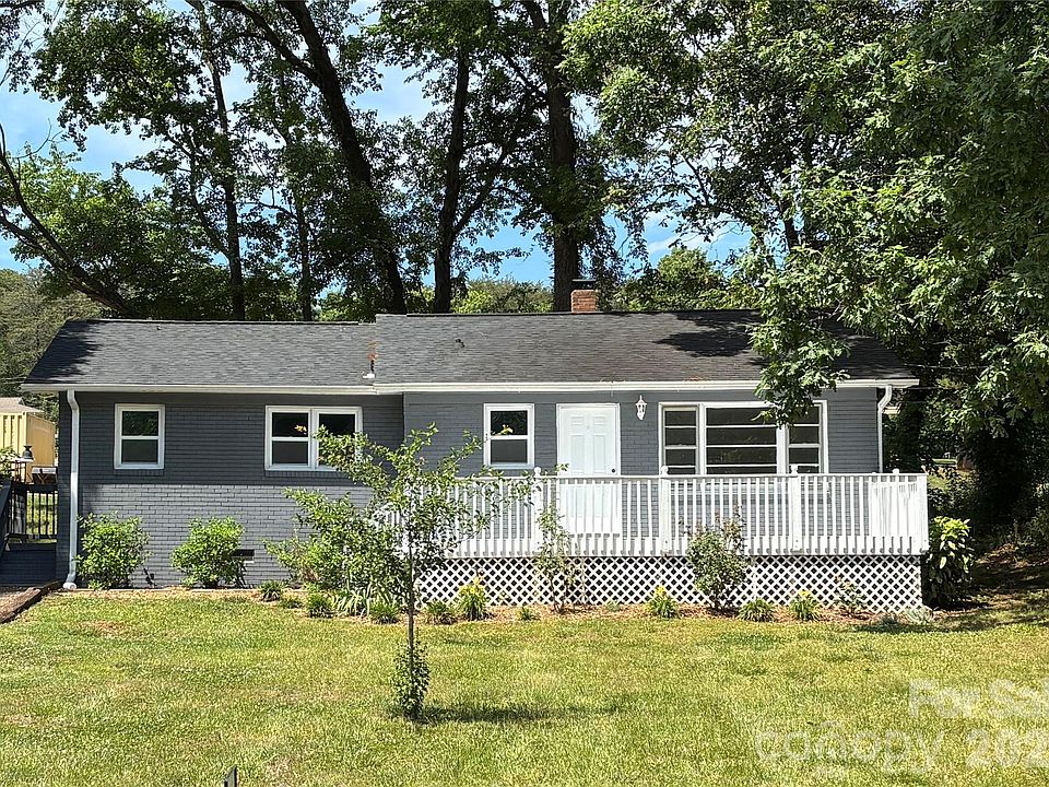 1st image of 305 Forestway Dr