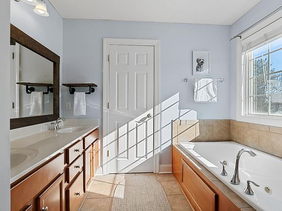 4th image of 507 Capstone Dr
