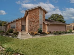 2 Dowlen Pl, Beaumont, TX 77706