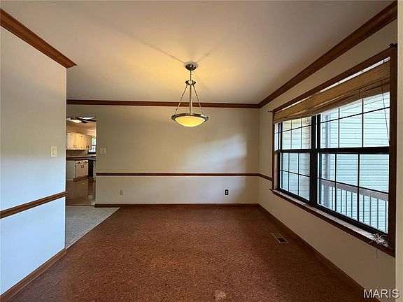 4th image of 1599 Paradise Valley Dr