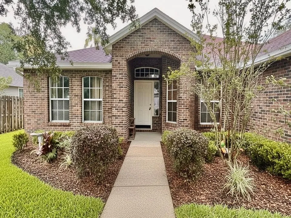 1449 Blue Heron Ln E