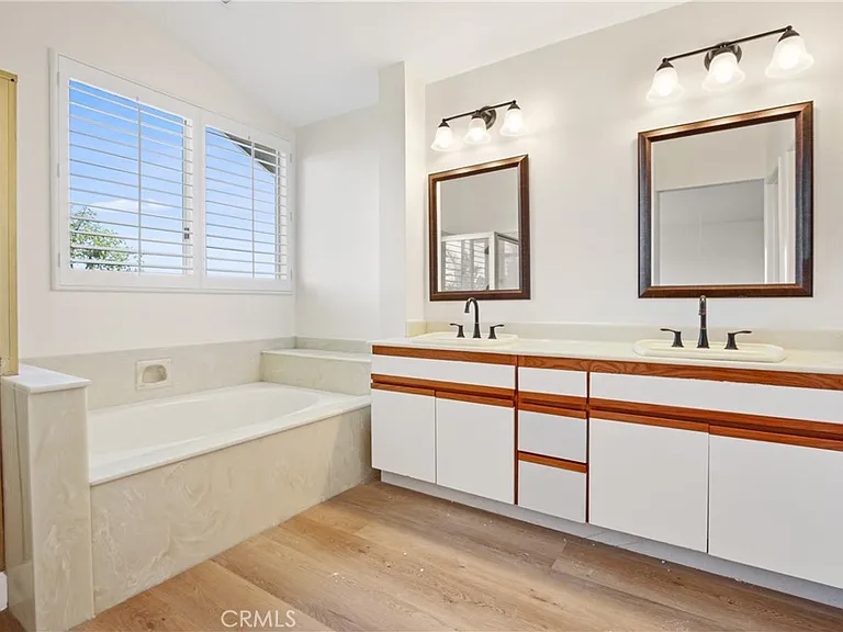 24832 Barclay Ln — Photo 20