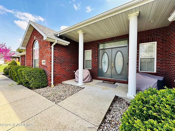 3rd image of 2609 Lakeland Dr