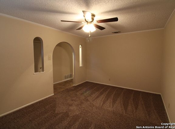 4th image of 11318 Baraeswood St