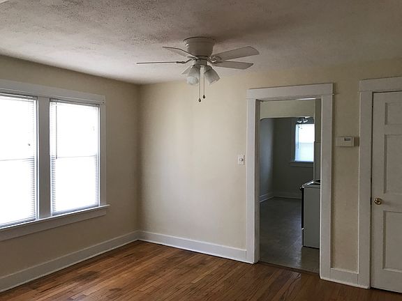 3rd image of 2362 Mundale Ave