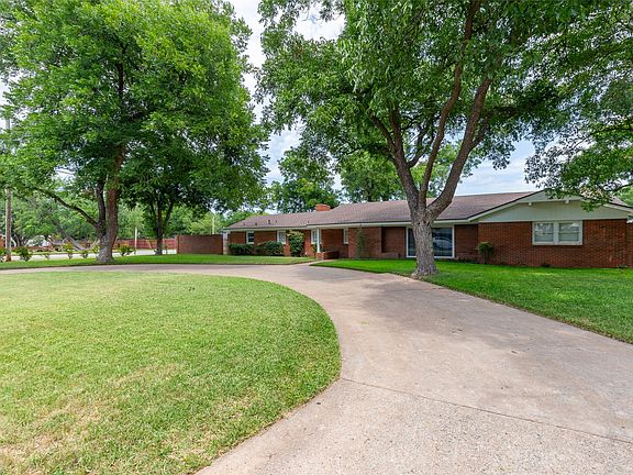 4th image of 1401 Woodridge Dr