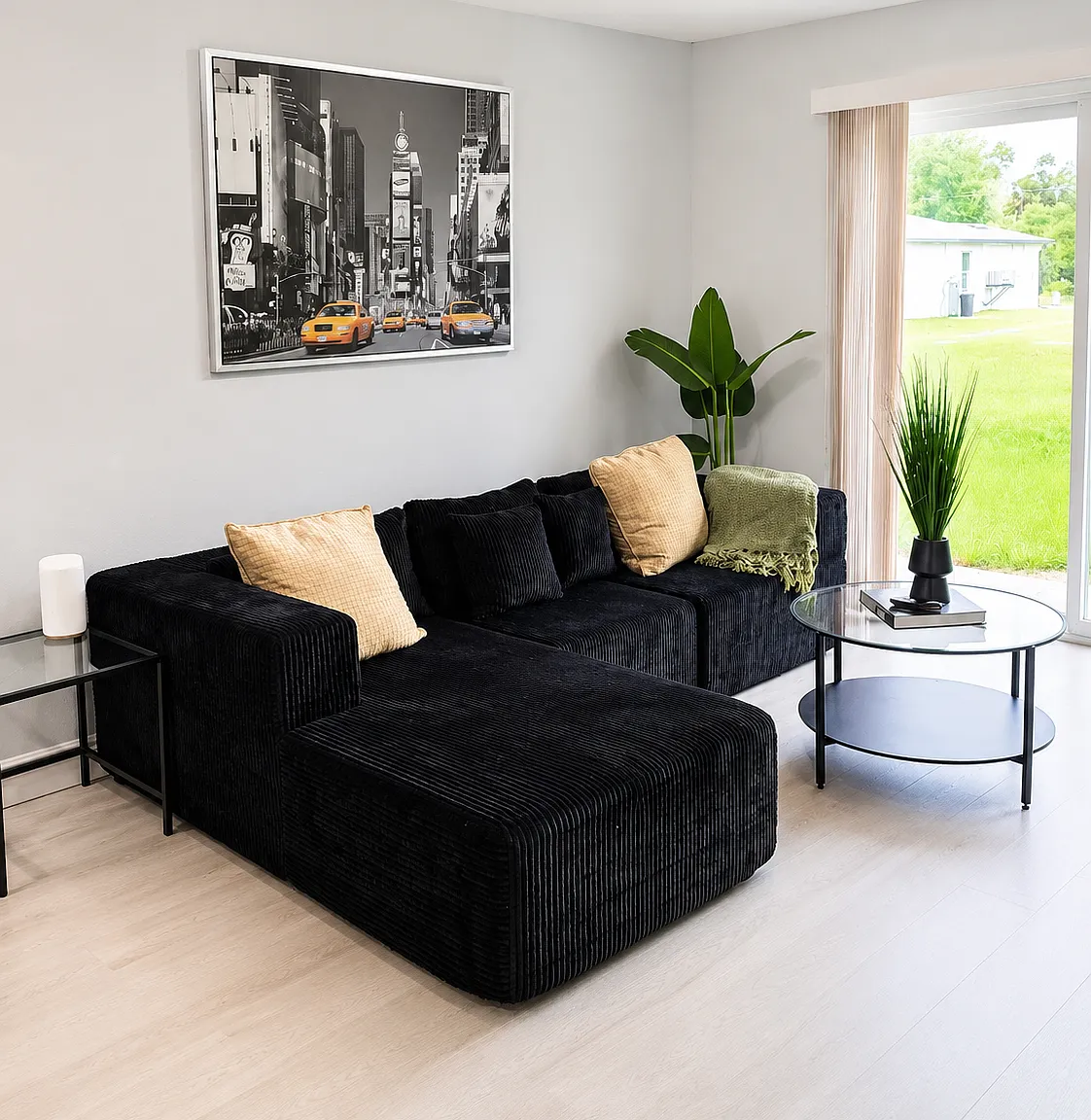 3 bed, $3,000 — Photo 1