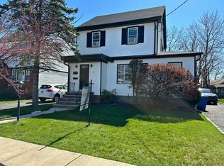 14 Brookwood Dr, Maplewood, NJ 07040