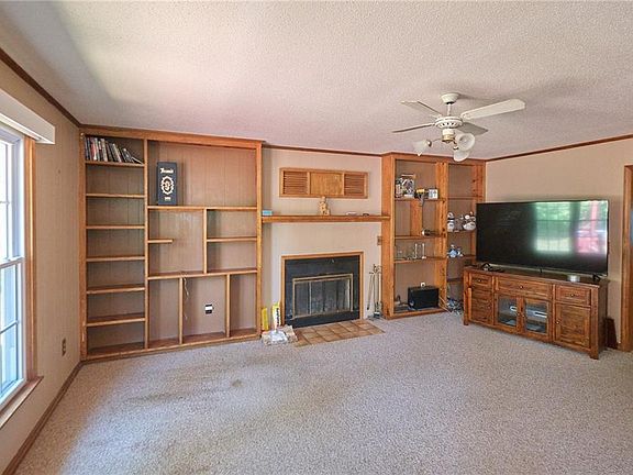 3rd image of 1106 Village Dr