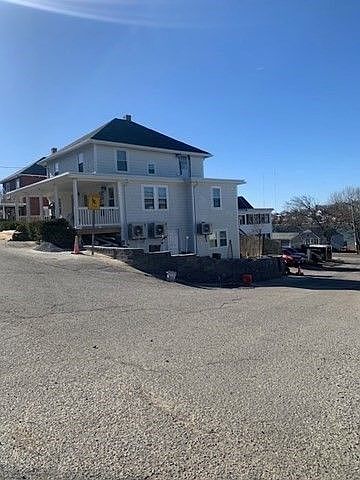 1st image of 19 Sagamore Ter #1