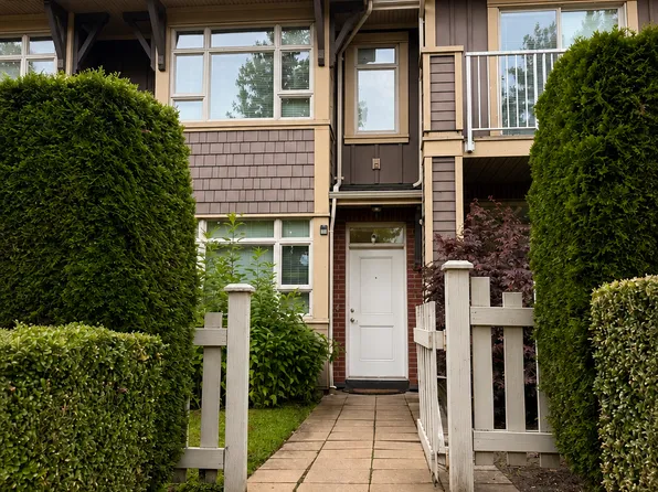 7327 Macpherson Ave, Burnaby, BC V5J 0B2