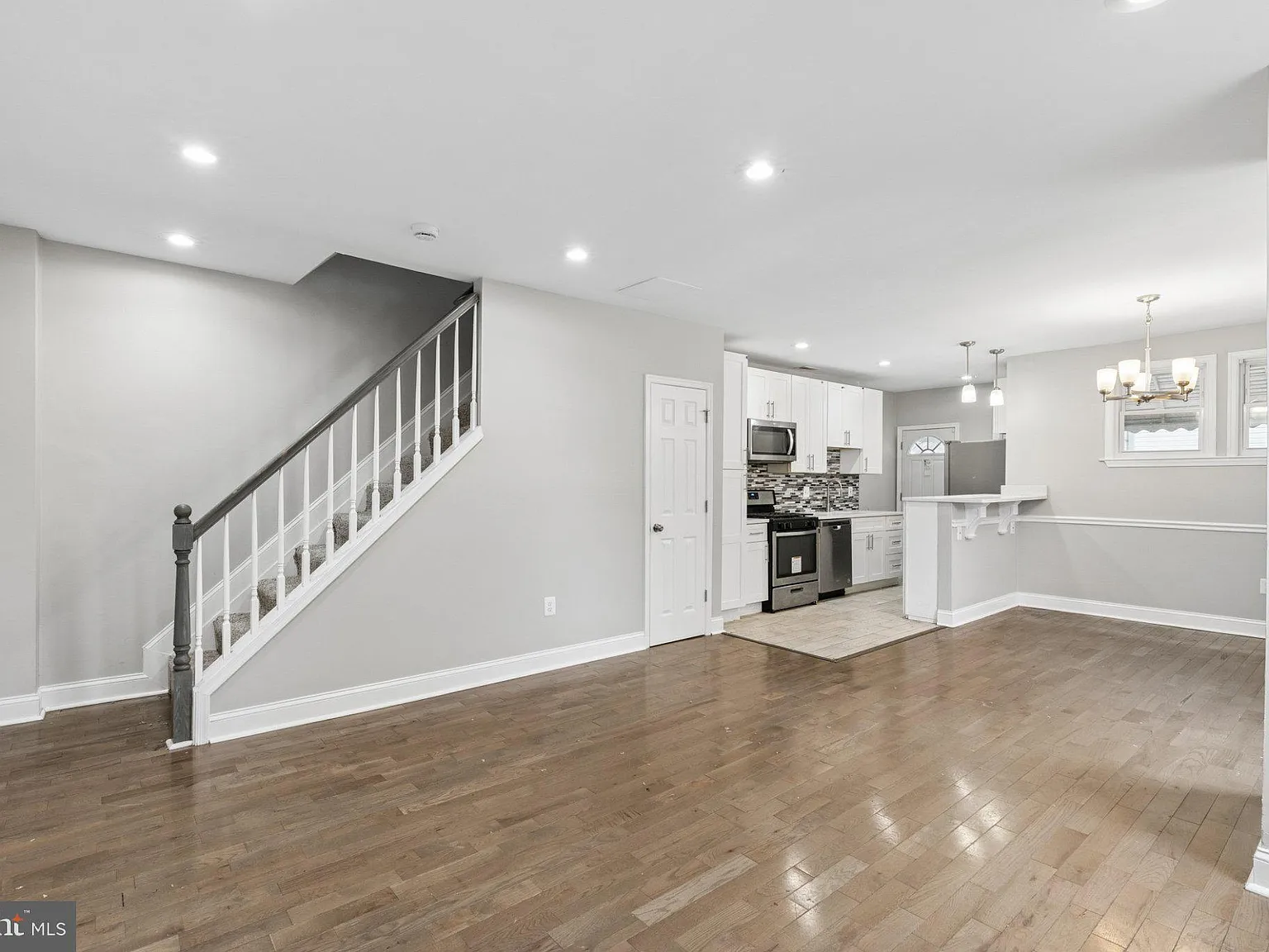 5 bed, 2.0 bath, 1812 sqft, $2,800 — Photo 4